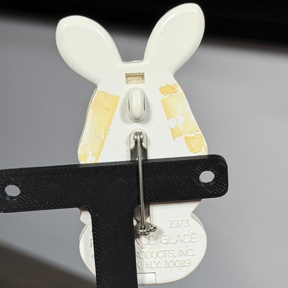 Vintage Avon 1973 Funny Bunny Pin Pal Fragrance Glacé Brooch - Picture 4 of 13
